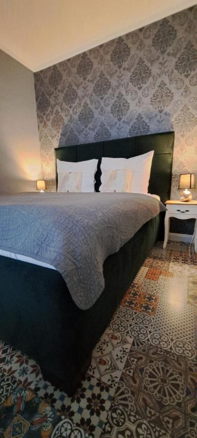Apartman Sv. Urban Bratislava Exteriör bild